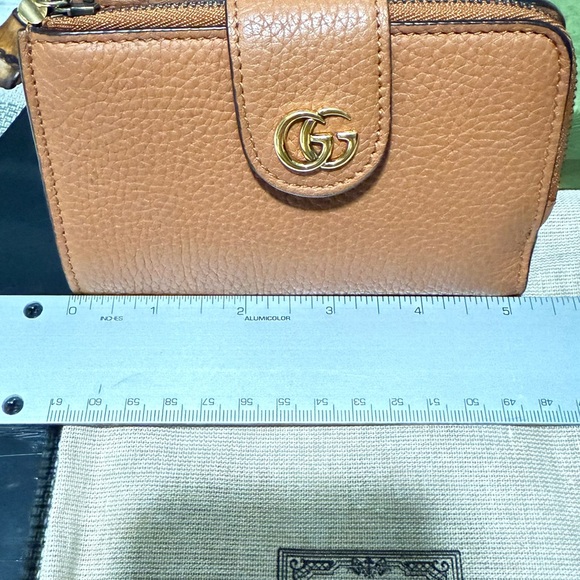Gucci Medium Double G Leather Wallet - Picture 15 of 16